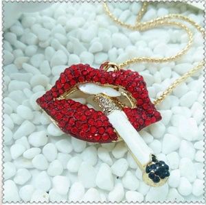 😎 Cool Betsey Johnson Necklace